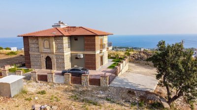 Sensational Alanya Property For Sale - A magnificent sea view villa