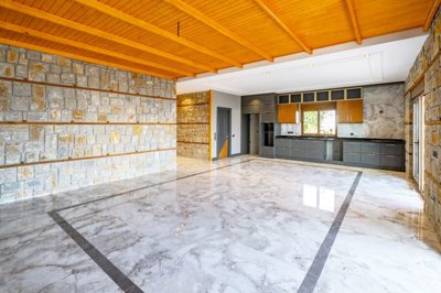 Sensational Alanya Property For Sale - Living space with open-plan kitchen