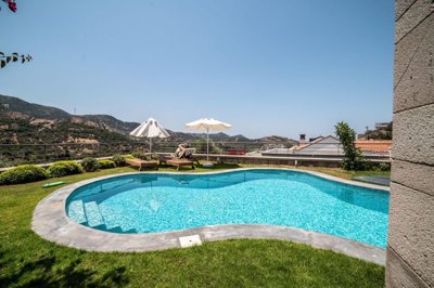 A Flawless Single-Storey Yalikavak Property For Sale - Private pool and sunbathing areas