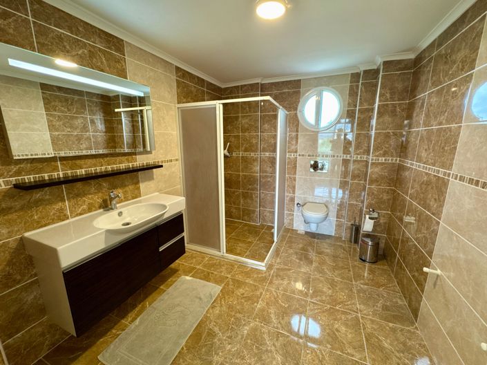 Image No.19-3 Bed Villa for sale