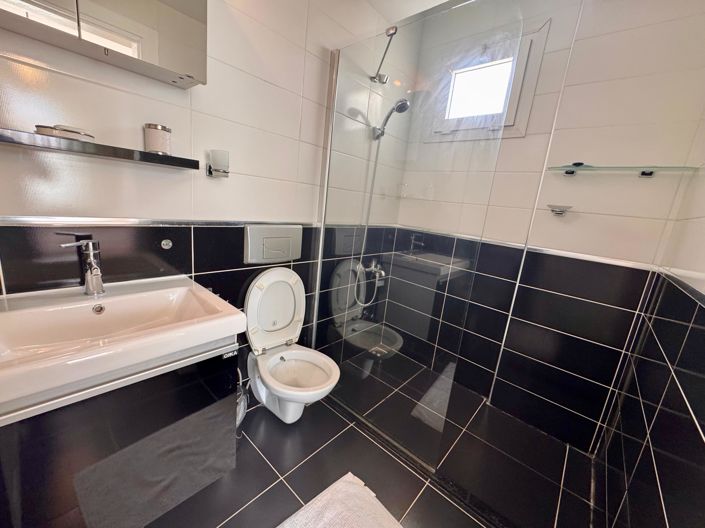 Image No.17-3 Bed Villa for sale