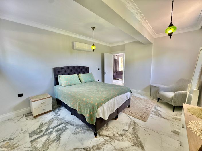 Image No.19-7 Bed Villa for sale