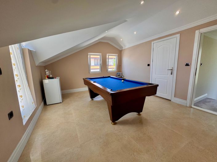 Image No.21-7 Bed Villa for sale