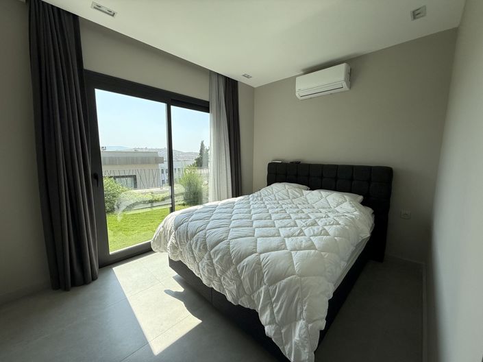 Image No.18-3 Bed Apartment for sale