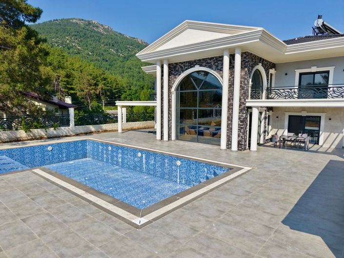 Image No.1-4 Bed Villa for sale