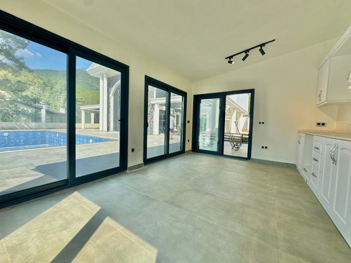 Image No.23-4 Bed Villa for sale