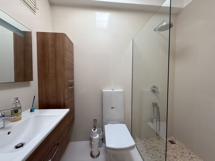 Image No.21-3 Bed Apartment for sale