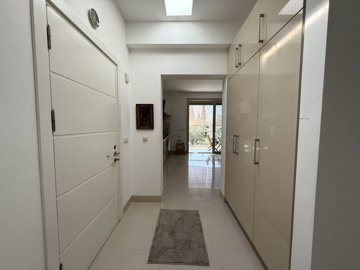 Unmissable Investment Property For Sale In Bodrum - Entrance hallway