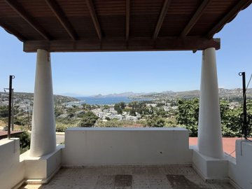 Sea View Duplex Bodrum Property For Sale - Sea view bedroom balcony
