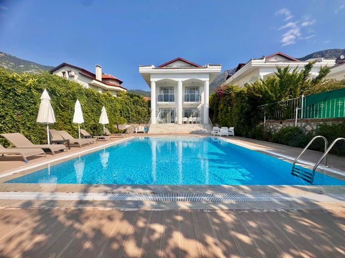 Image No.1-4 Bed Villa for sale