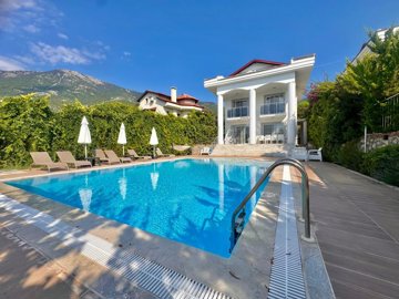 Meticulous Fethiye Property For Sale – A large private swimming pool