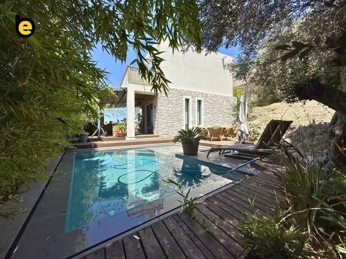 Image No.1-4 Bed Villa for sale