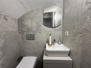 A Tranquil Duplex Yalikavak Property For Sale - Guest WC