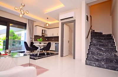 Duplex Garden Apartment For Sale In Alanya - From the lounge to the kitchen