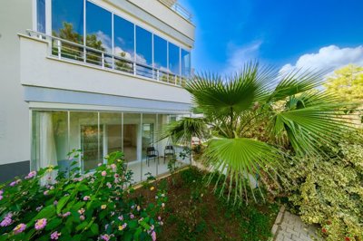 Delightful Ground-Floor Apartment For Sale In Alanya – View to the ground-floor apartment