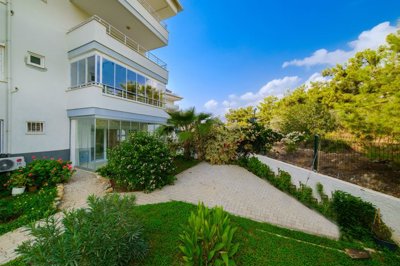 Delightful Ground-Floor Apartment For Sale In Alanya – Outside the apartment