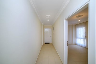 Delightful Ground-Floor Apartment For Sale In Alanya – Entrance hallway
