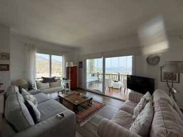 A Sea & Nature View Apartment In Bodrum For Sale - Lounge with sea views