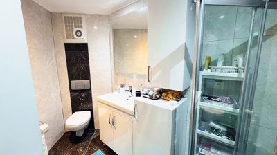 Immaculate Investment Property For Sale In Alanya - Ensuite bathroom
