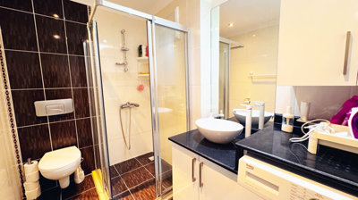 Immaculate Investment Property For Sale In Alanya - Second shower room