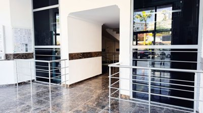 Immaculate Investment Property For Sale In Alanya - Building entrance