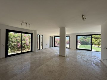 Sea View Villa With A Private Pool For Sale In Yalikavak, Bodrum – Generous open-plan living area