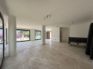Sea View Villa With A Private Pool For Sale In Yalikavak, Bodrum – Huge living space with exterior access