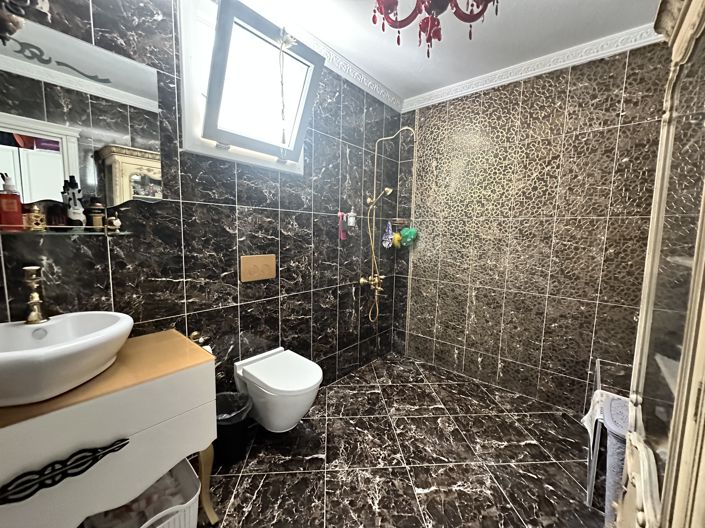 Image No.16-7 Bed Villa for sale