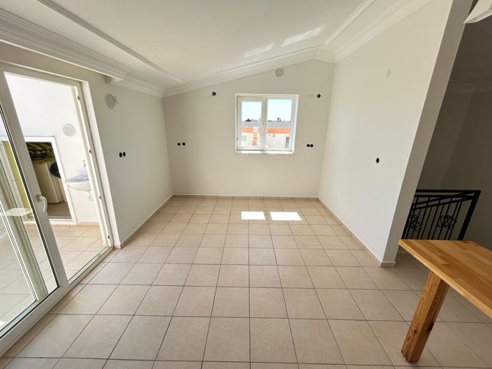 Image No.12-3 Bed Apartment for sale