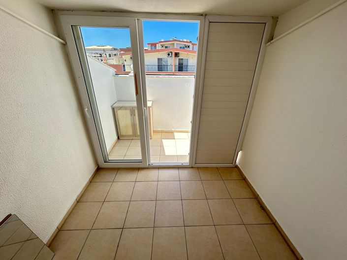 Image No.14-3 Bed Apartment for sale