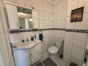 Duplex Apartment For Sale In Hisar, Didim - Relaxing bathroom