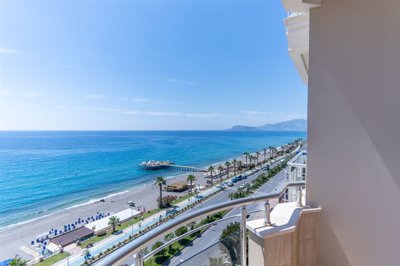 Immaculate Seafront Apartment in Mahmutlar, Alanya For Sale - Views along the seafront