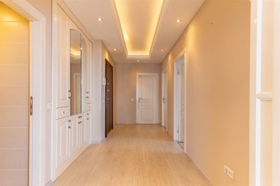 Immaculate Seafront Apartment in Mahmutlar, Alanya For Sale - Hallway to the bedrooms