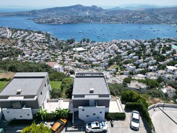 An Exquisite Triplex Villa In Bodrum With A Large Garden - A sea view property with private garden