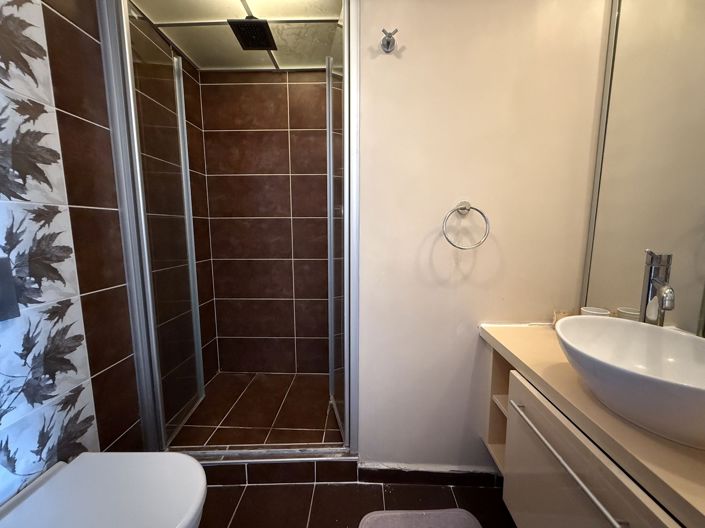 Image No.10-5 Bed Villa for sale