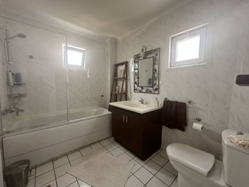 Detached Traditional Villa For Sale In Ortaca - Luxurious bathroom