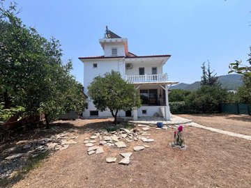 Detached Traditional Villa For Sale In Ortaca - Villa with a huge private plot