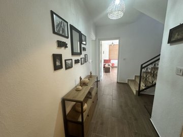 Detached Traditional Villa For Sale In Ortaca - Entrance hallway