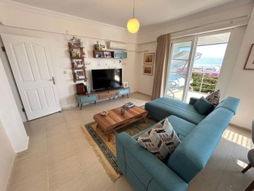 Sea View Apartment For Sale In Akbuk, Didim - Lounge with terrace access