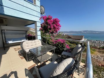 Sea View Apartment For Sale In Akbuk, Didim - Gorgeous terrace with sea views