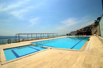 Sea View Apartment For Sale In Akbuk, Didim - Fantastic social areas with 3 pools