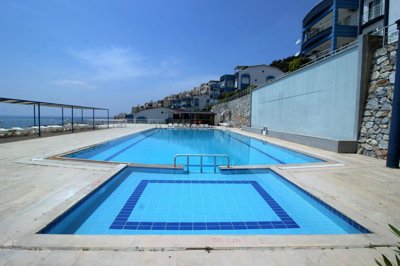 Sea View Apartment For Sale In Akbuk, Didim - Sun-drenched terraces