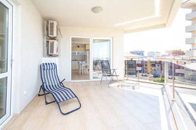 Impressive Sea View Apartment In Cikcilli, Alanya For Sale - Very large balcony