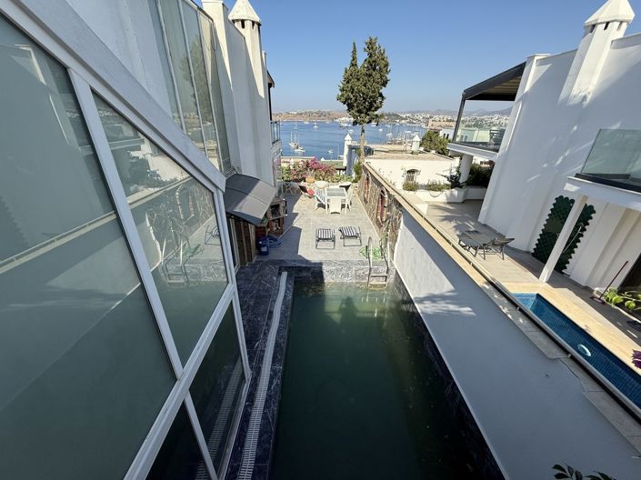 Image No.4-10 Bed Villa for sale