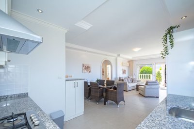 Outstanding Property For Sale In Alanya – Kitchen to the lounge
