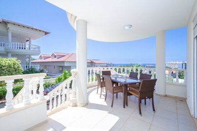 Outstanding Property For Sale In Alanya – Gorgeous sea view balcony