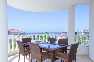 Outstanding Property For Sale In Alanya – Balcony with sea views