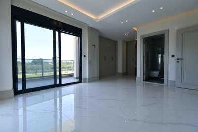 Upscale Property For Sale In Manavgat, Antalya - Large double bedroom