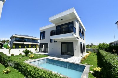 Upscale Property For Sale In Manavgat, Antalya - Pretty gardens