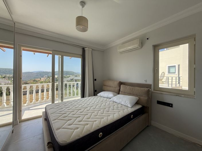 Image No.12-3 Bed Villa for sale